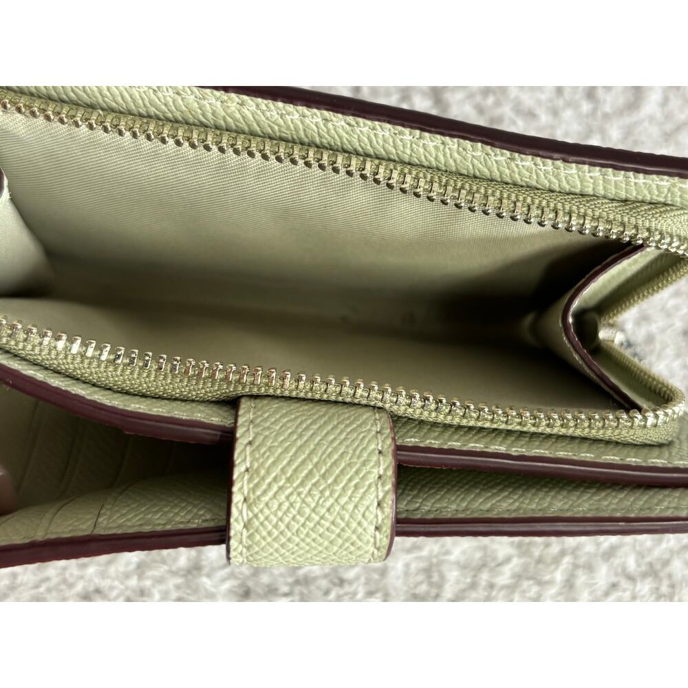 Coach light Green Leather Small Flap Wallet K1880 #76933 - Picture 8 of 10